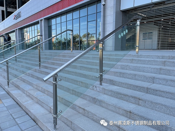 佛山2號線地鐵站立柱